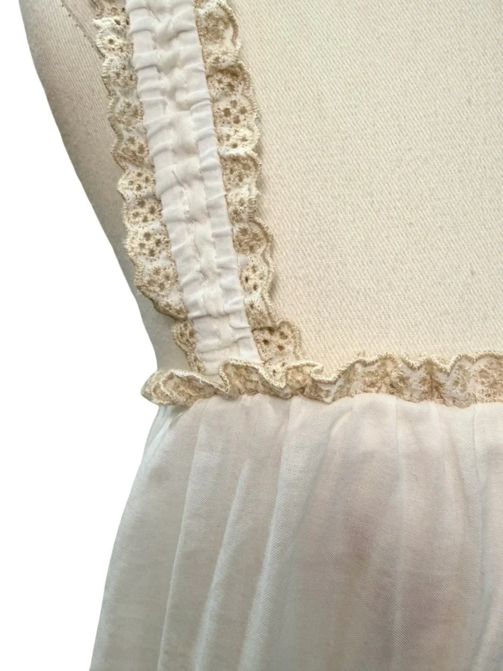 Reformation Broderie Anglaise Cream Eyelet Square-Neck Crop Top Size Small - Picture 4 of 9